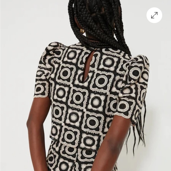 Tuckernuck SAYLOR Black and Creme Morgana Granny Square Crop Top - Picture 4 of 9